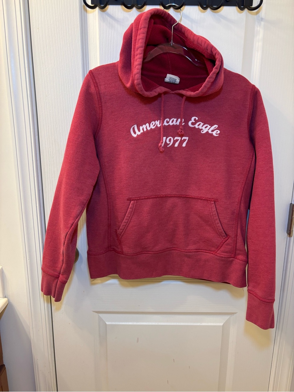 Vintage Y2K American Eagle Outfitters "1977" Red Pullover Hoodie – Womens Large